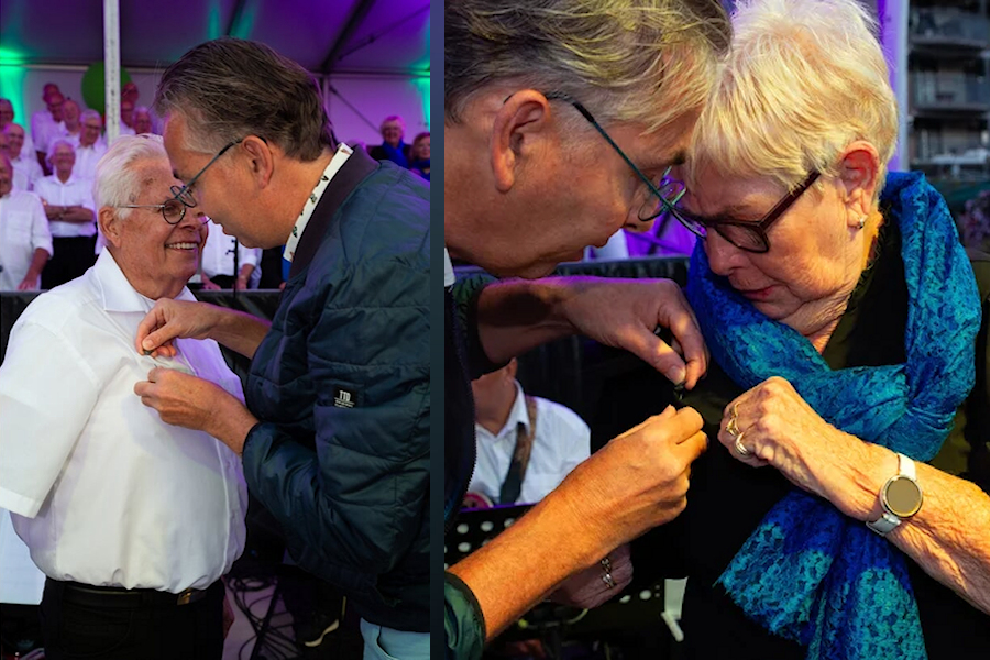 Echtpaar Bruggeling ontvangt de Hoekse Speld